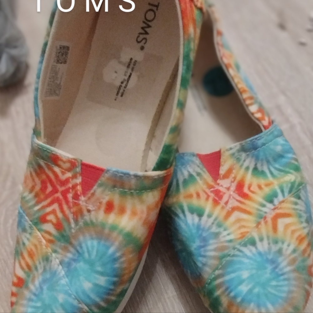 TOMS Colorful Tie-Dye Canvas Shoes
